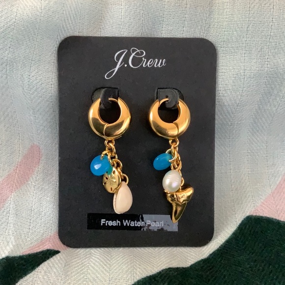 J. Crew Gold/Pearl/Shell Beachcomber Mismatched Earrings NWT - Picture 5 of 5
